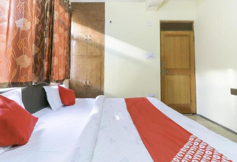 בית מלון כפרי Oyo Mnl739 Manali Villa