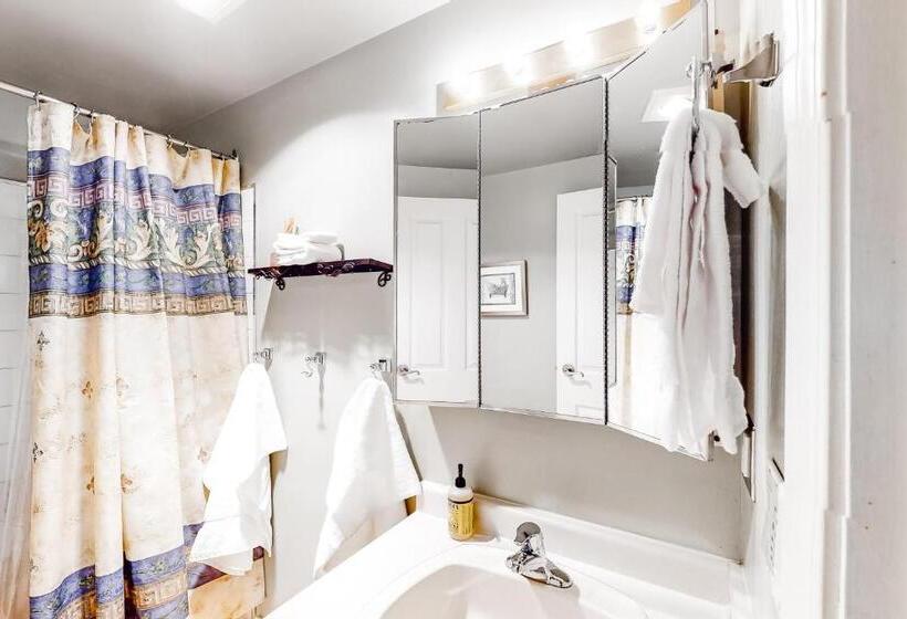 فندق Ponderosa Inn 316