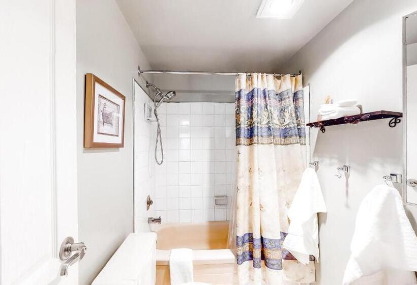 فندق Ponderosa Inn 316