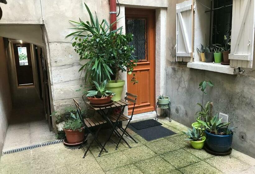 פנסיון Chambre Via Natina