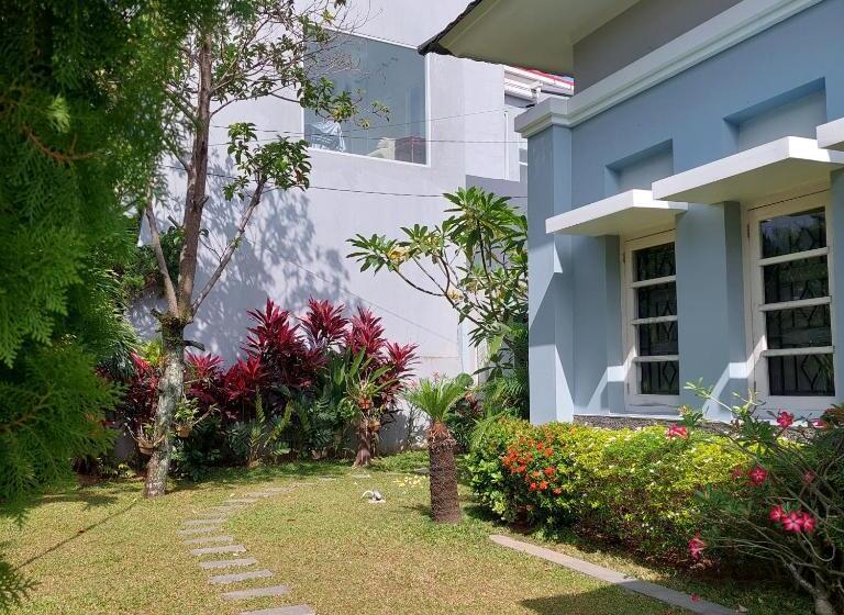 פנסיון Tan Malaka Residence