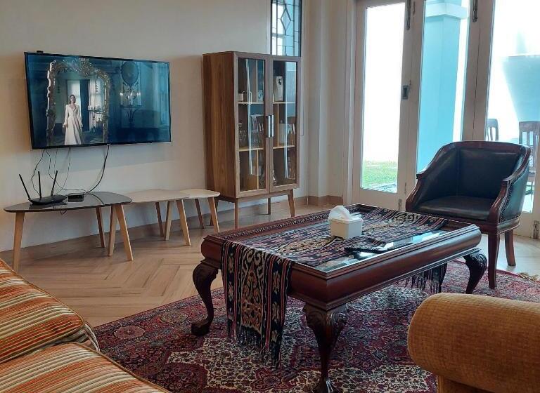 פנסיון Tan Malaka Residence