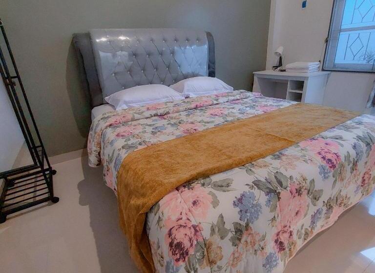 פנסיון Tan Malaka Residence