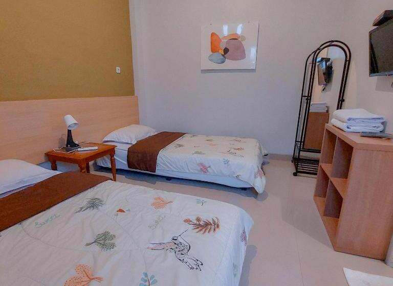 פנסיון Tan Malaka Residence