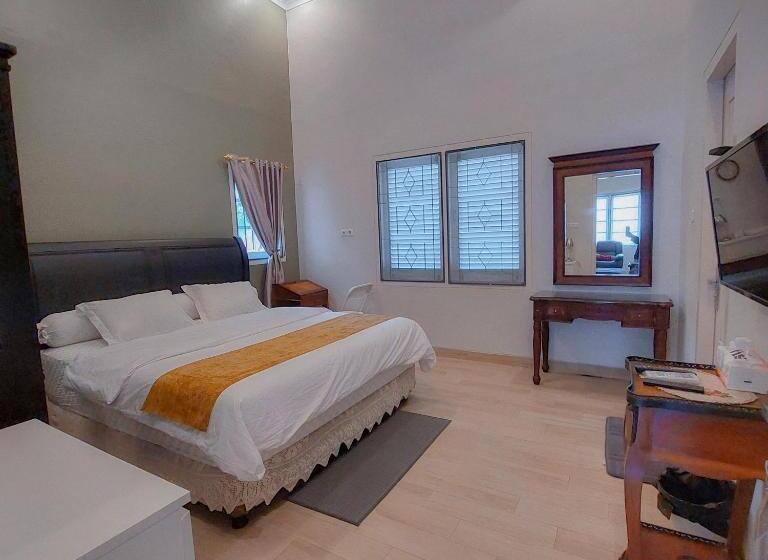 פנסיון Tan Malaka Residence