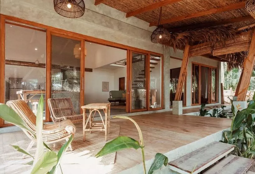 استراحتگاه Punta Punta Surf Retreat