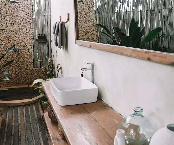 استراحتگاه Punta Punta Surf Retreat