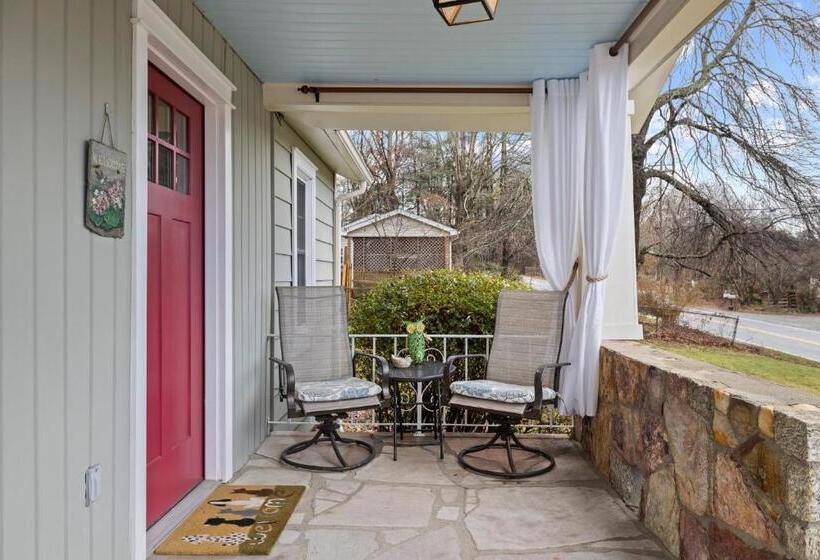 The Twisted Maple Dogs Stay Free!