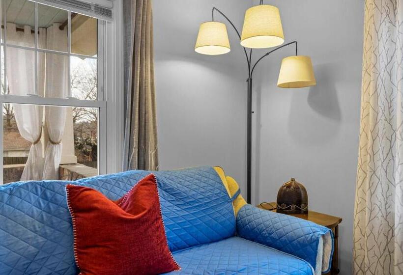 The Twisted Maple Dogs Stay Free!