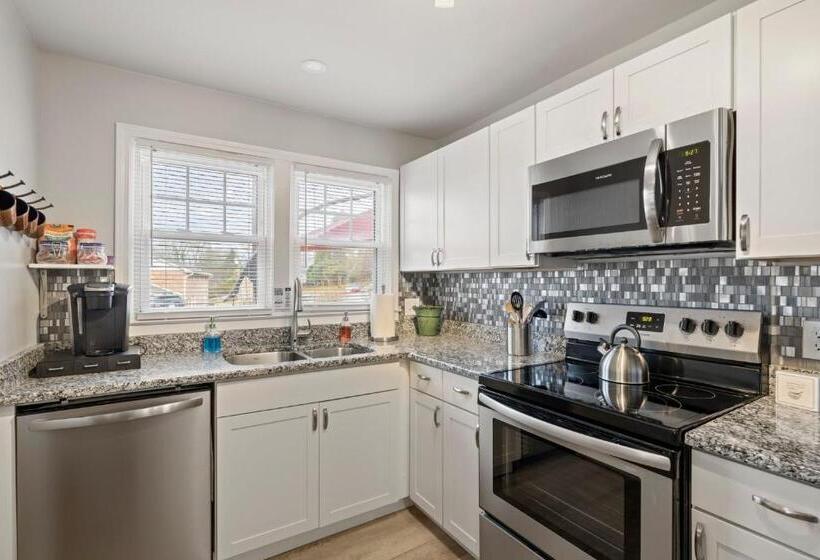 The Twisted Maple Dogs Stay Free!