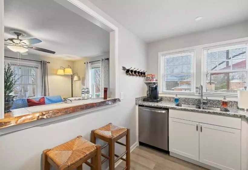 The Twisted Maple   Dogs Stay Free!