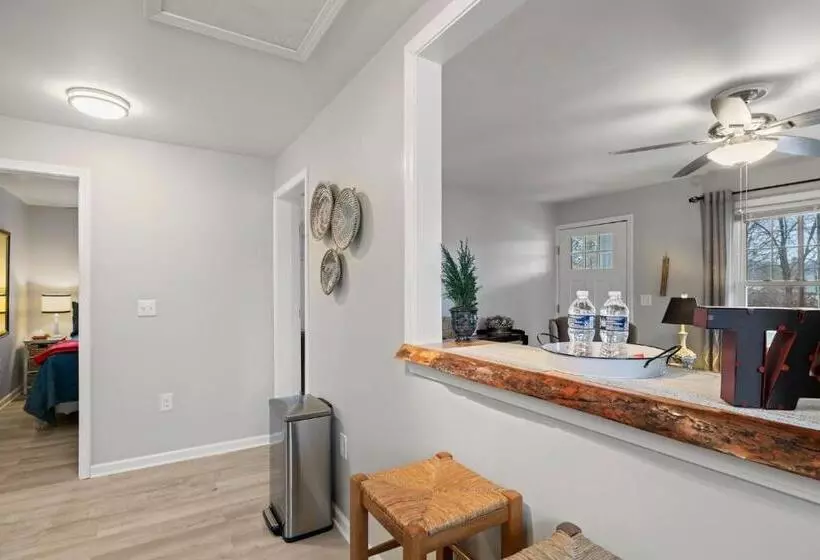 The Twisted Maple   Dogs Stay Free!