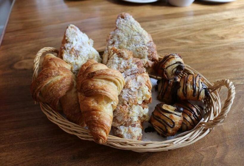 مبيت وإفطار Les Petits Trésors