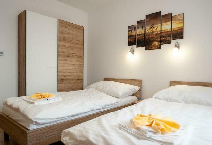 مبيت وإفطار Vivien Szálló