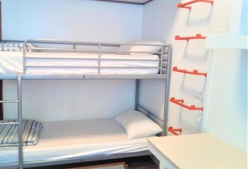 En El Casco Historico De Santa Cruz