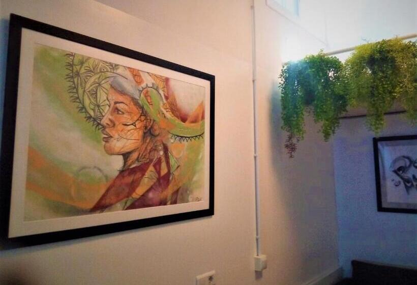 En El Casco Historico De Santa Cruz