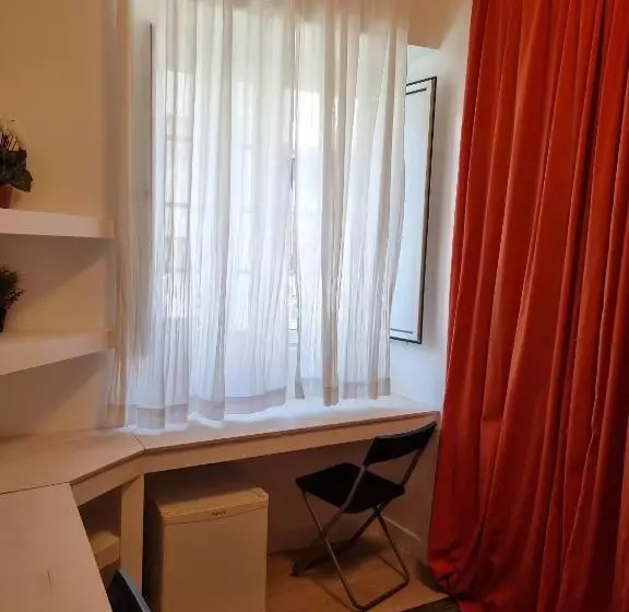 En El Casco Historico De Santa Cruz