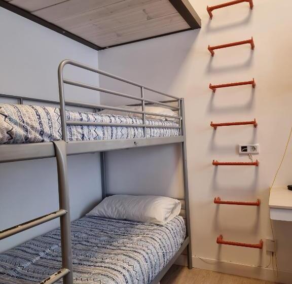 En El Casco Historico De Santa Cruz