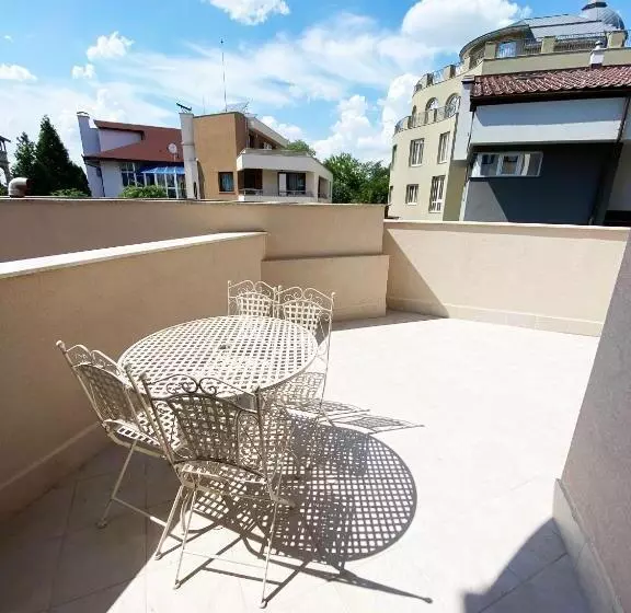 Habitat Central Apartment