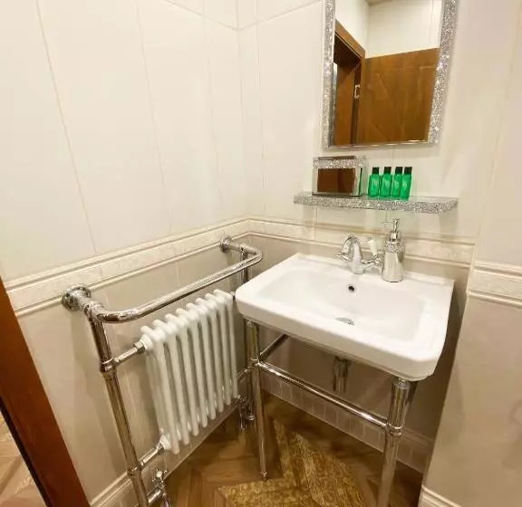 Habitat Central Apartment