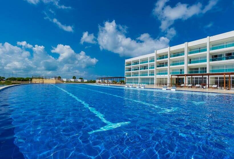 هتل Marina Puerto Velero