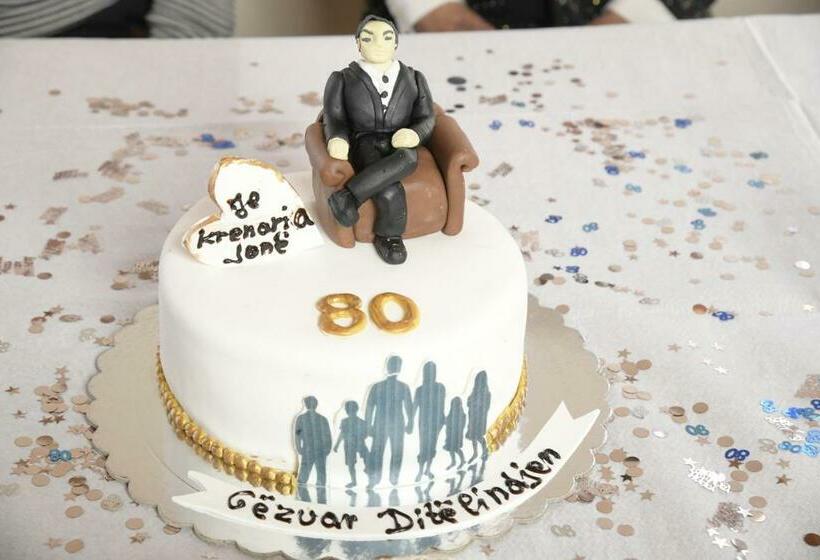 ホテル Razëm Lendina E Qetë