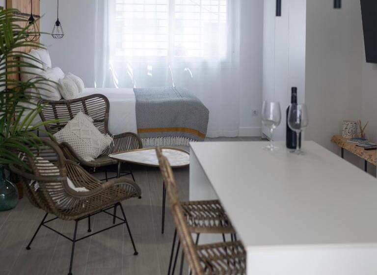 Lovely Suites Tarifa, Estudio A Estrenar En El Centro Y Muy Cerca De La Playa