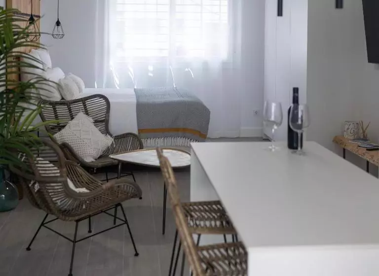 Lovely Suites Tarifa, Estudio A Estrenar En El Centro Y Muy Cerca De La Playa