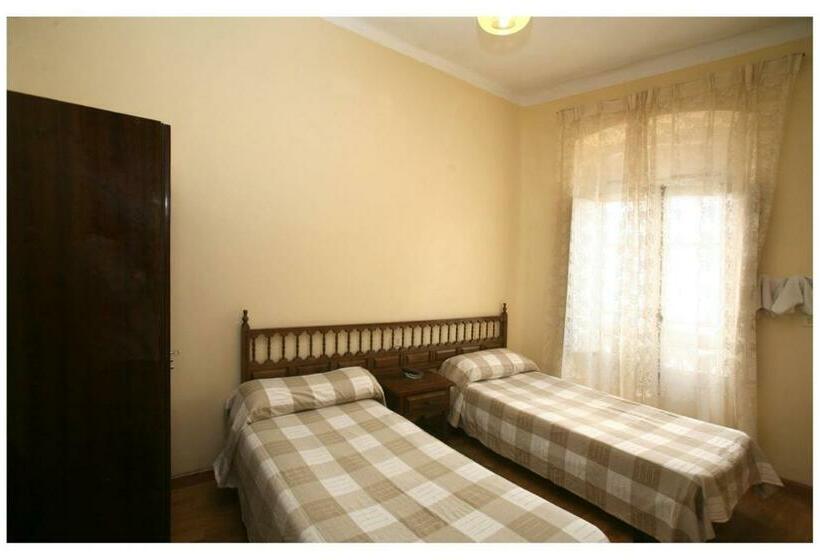 پانسیون Hostal Galicia