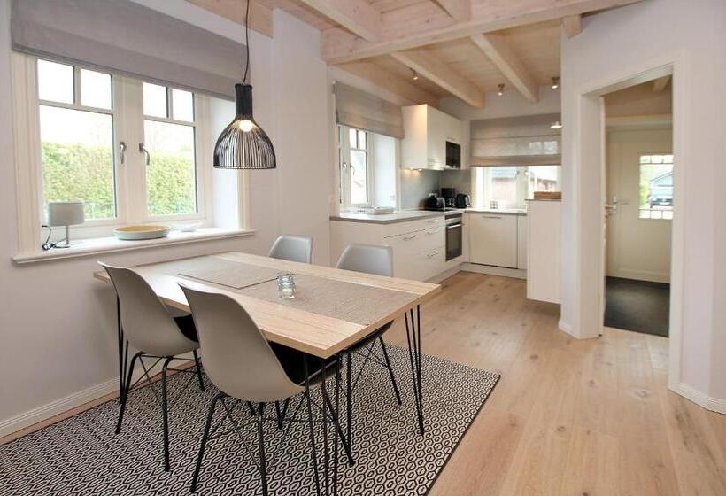 Strandstraße 2b Rechts, Lütt Seehuus