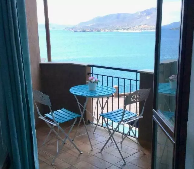 Apartment On The Sea