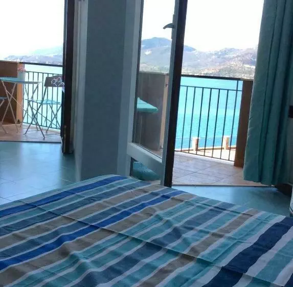 Apartment On The Sea