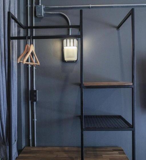 تختخواب و صبحانه Signature Coffee & Bed