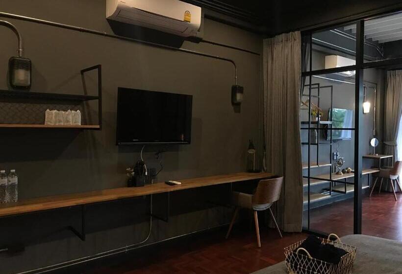 تختخواب و صبحانه Signature Coffee & Bed