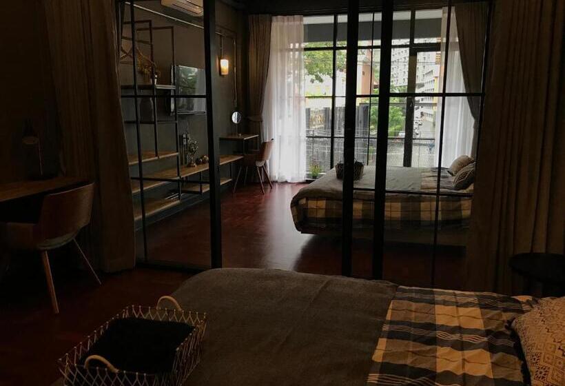 تختخواب و صبحانه Signature Coffee & Bed