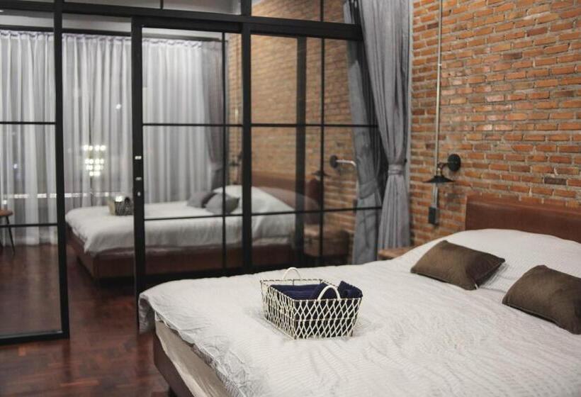 تختخواب و صبحانه Signature Coffee & Bed