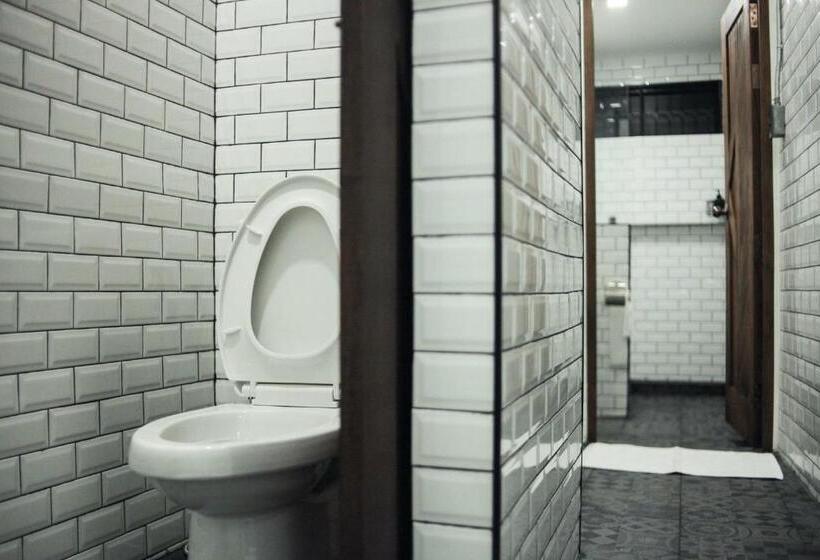 تختخواب و صبحانه Signature Coffee & Bed