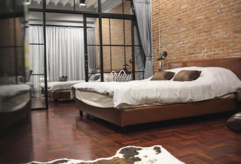 تختخواب و صبحانه Signature Coffee & Bed