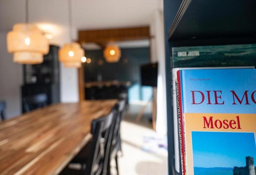 Großzügiges Feriendomizil Im Herzen Von Sankt Aldegund