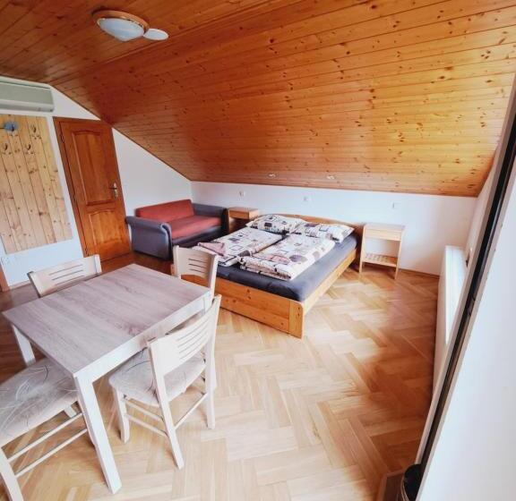 호텔 Apartmány Na Farmě