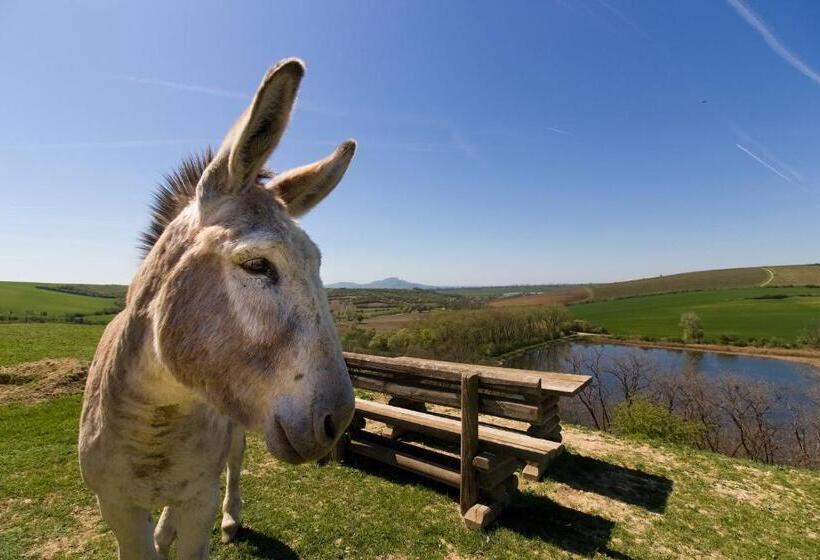 호텔 Apartmány Na Farmě
