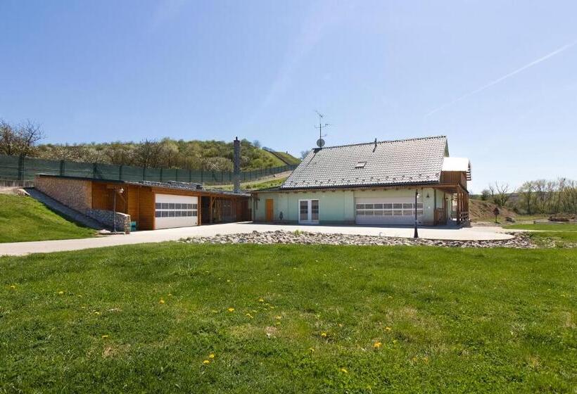 호텔 Apartmány Na Farmě