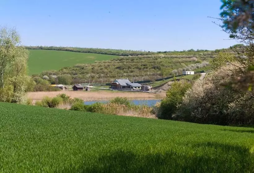 ホテル Apartmány Na Farmě