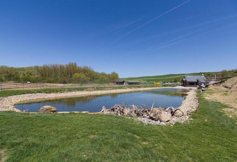 호텔 Apartmány Na Farmě