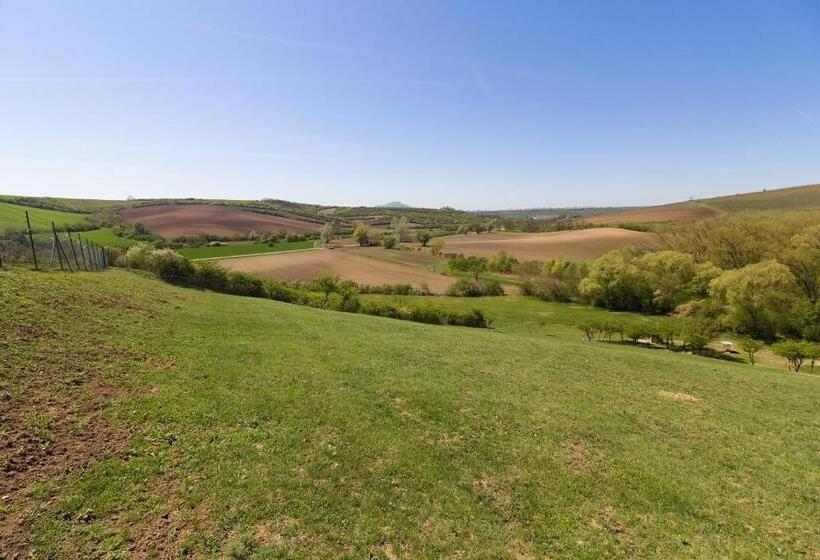 호텔 Apartmány Na Farmě