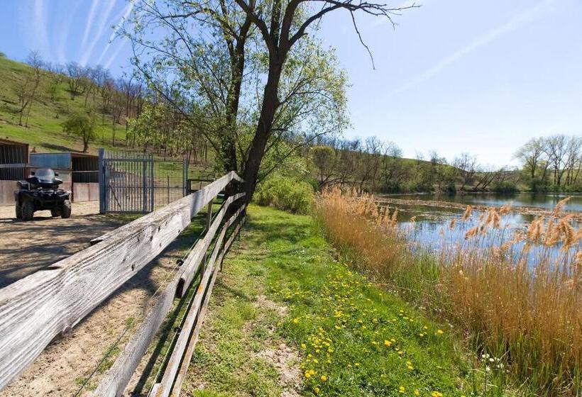 호텔 Apartmány Na Farmě