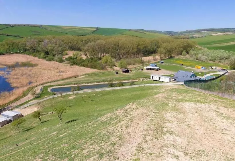 ホテル Apartmány Na Farmě