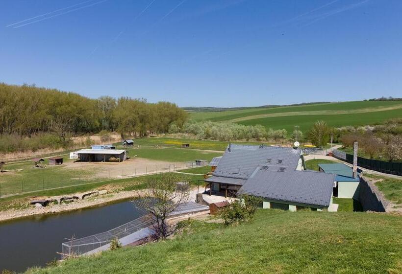 호텔 Apartmány Na Farmě