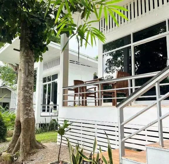 Majatalo Beach Jungle