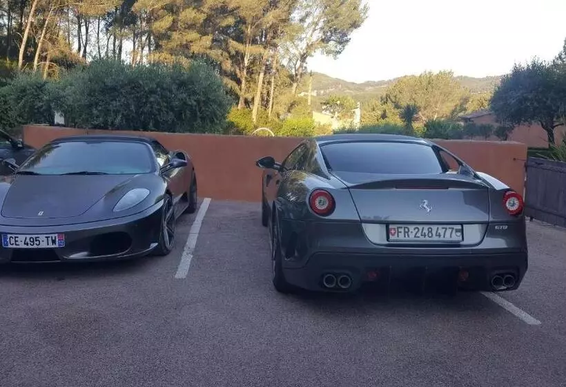 Aamiaismajoitus (B&B) La Maison Du Castellet